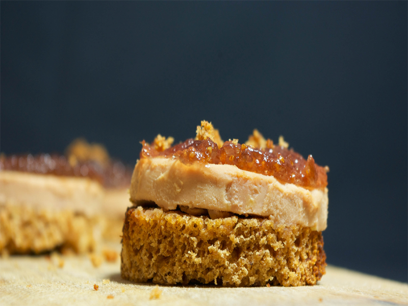 tapas Foie gras sur pain d’épices avec confit de figue
