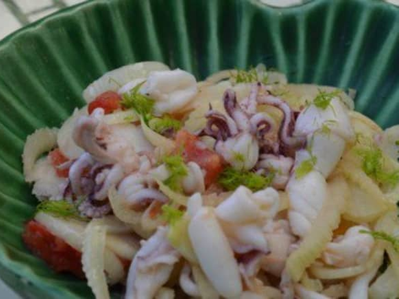 Chipirons au fenouil, à l’ail et au citron