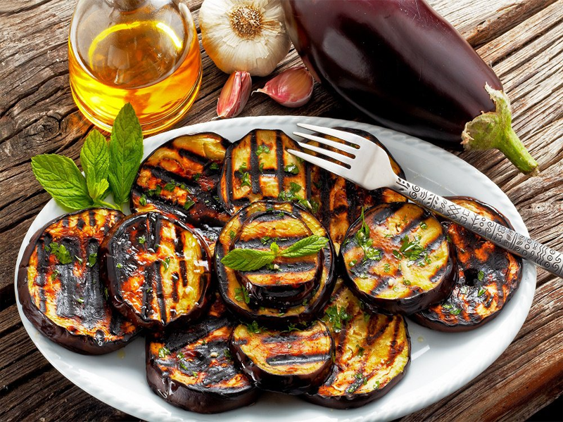 AUBERGINES GRILLÉES À LA MENTHE