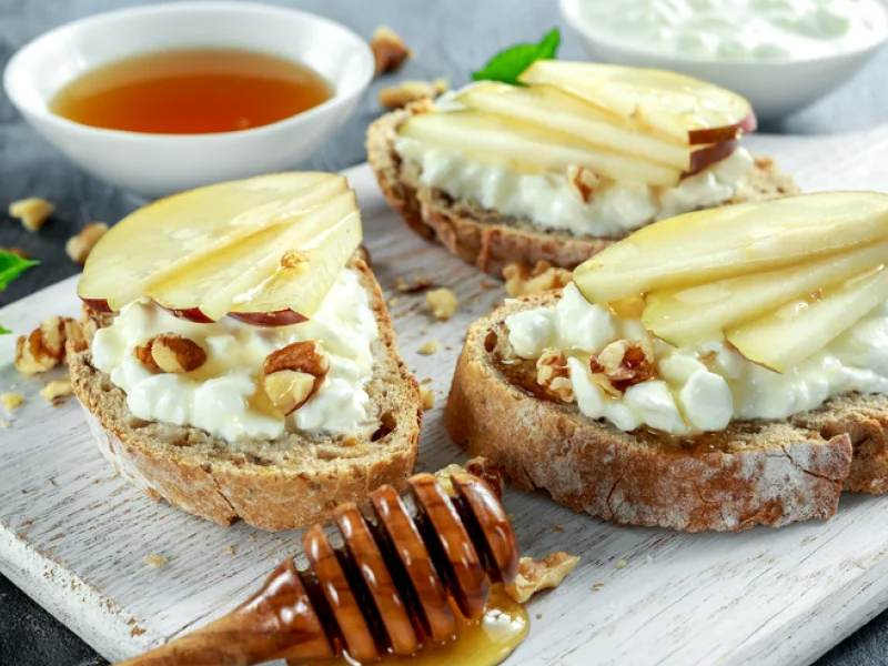 Crostini Ricotta & Miel