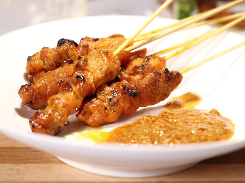 BROCHETTES DE POULET SATAY THAÏ – TAPAS EXOTIQUES