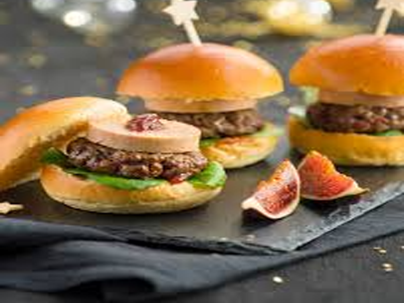 MINI BURGERS DE BŒUF SUR TARTINES