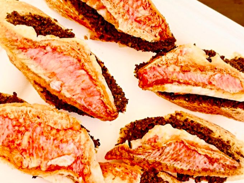 PINCHOS DE TAPENADE & ROUGETS