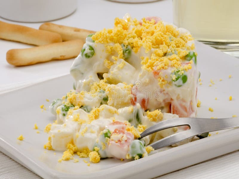 SALADE RUSSE (ENSALADILLA RUSA)
