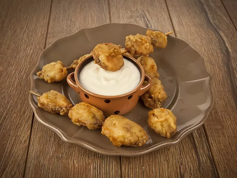 TEMPURA DE MOULES, MAYONNAISE AU CURRY